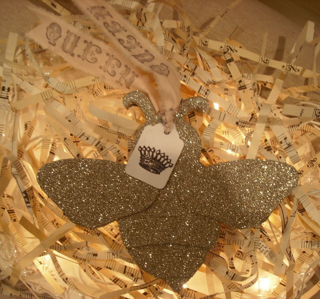 Silver Glittered French Queen Bee/ Pink QUEEN Ribbon/ Crown Tag