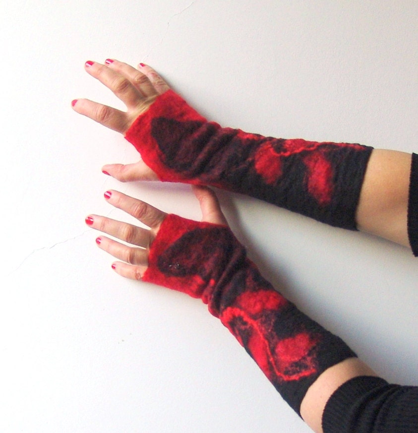 Felted fingerless gloves Mittens - Black Red gift under 50
