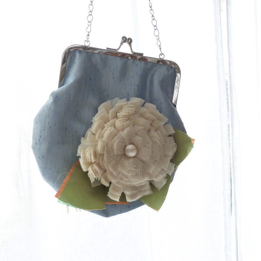 PDF Flower Fabric Sissi Pattern - Chrysanthemum and leaves - PHOTO tutorial - fabric/felt - accessory/decorative pillow