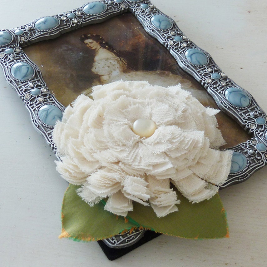 Flower Fabric Sissi Tutorial - Chrysanthemum and leaves - PHOTO tutorial - fabric/felt - accessory/decorative pillow