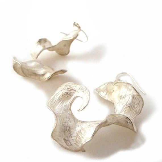 Curly Pod Earrings