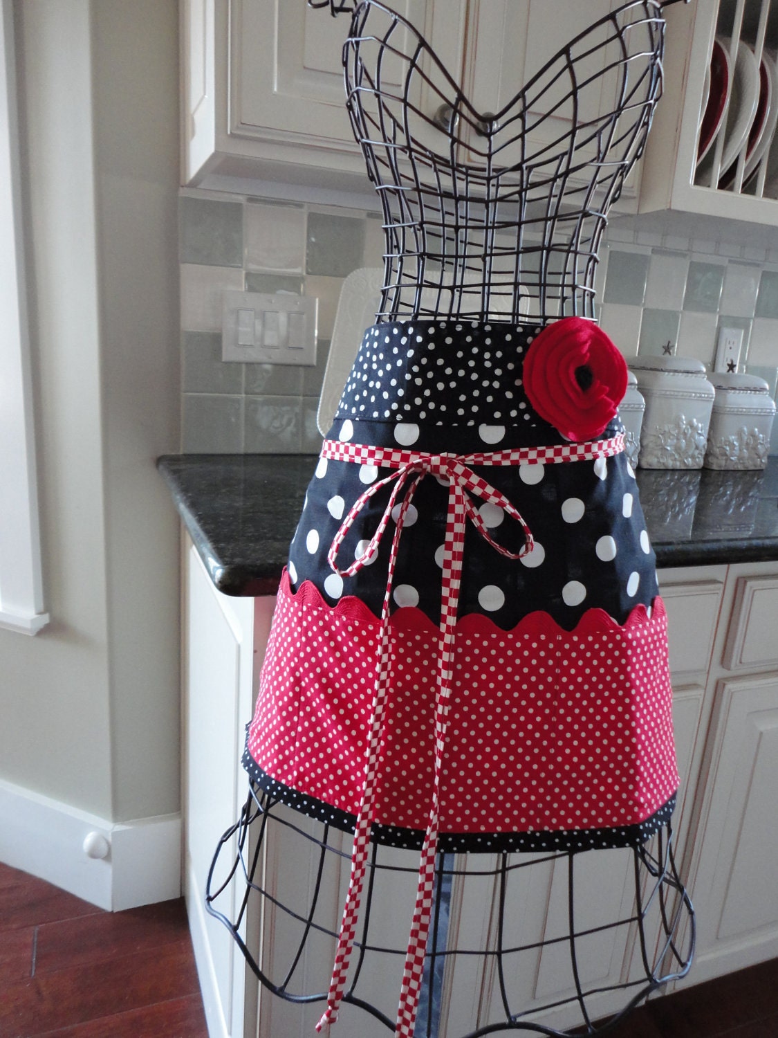 4RetroSisters Pockets & More - Oh So  Cute Red -Women's Half Retro Modern Work Apron -