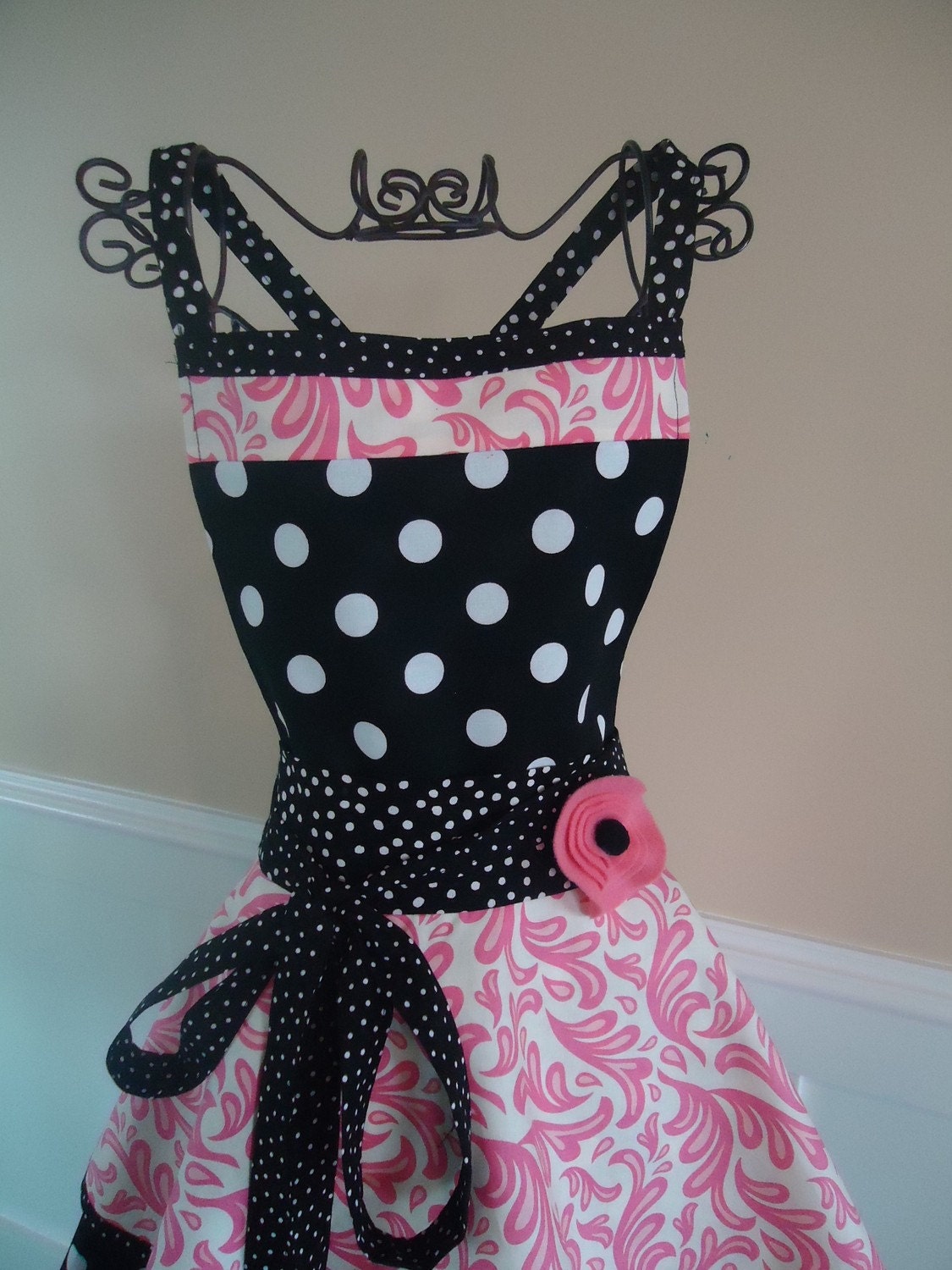 4RetroSisters "Annabelle" Womens Full Retro Apron - "Sweet Pink"