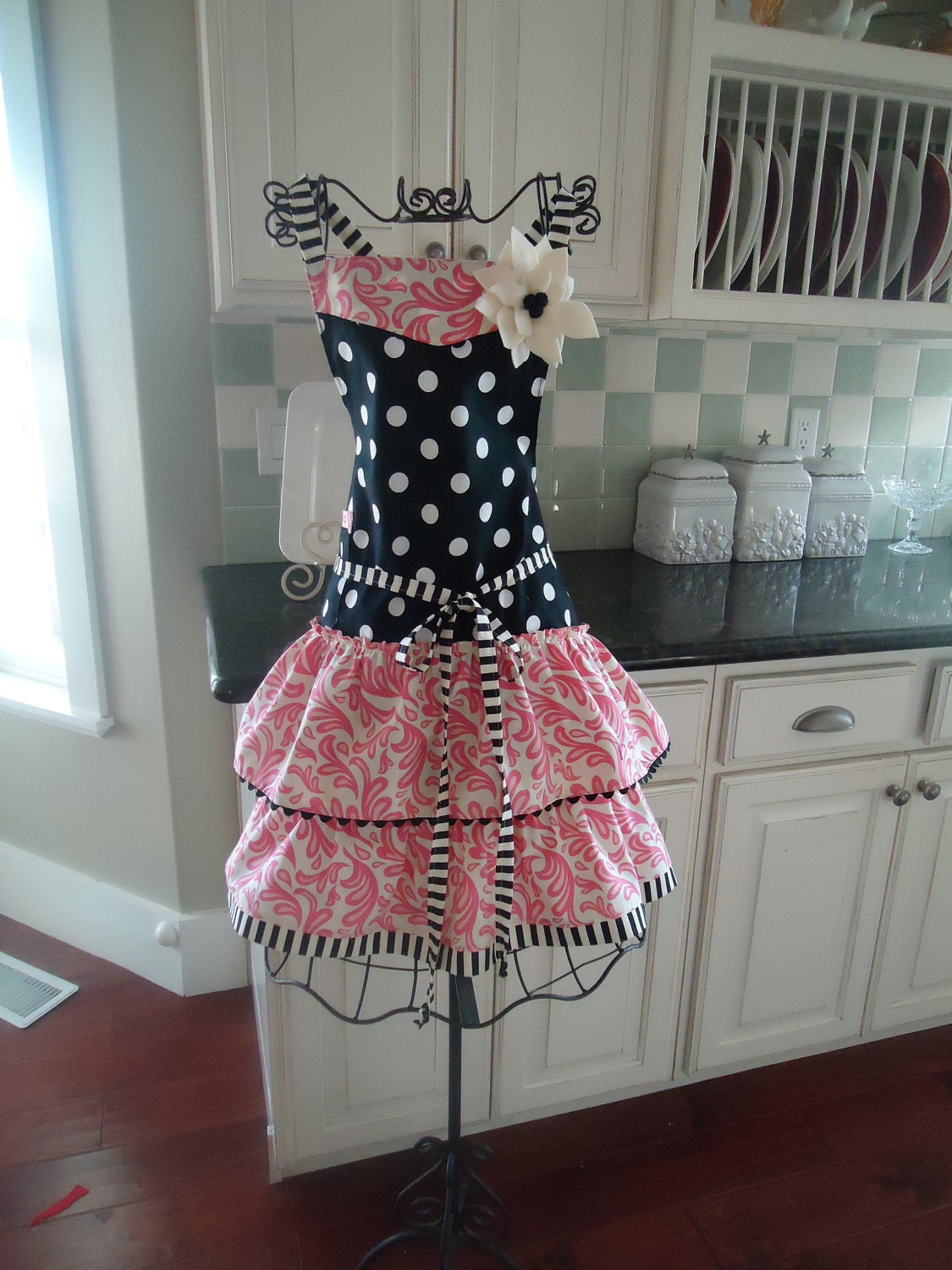 4RetroSisters "Sweet Pink Valentine"  Brooke Style Womens Retro Apron
