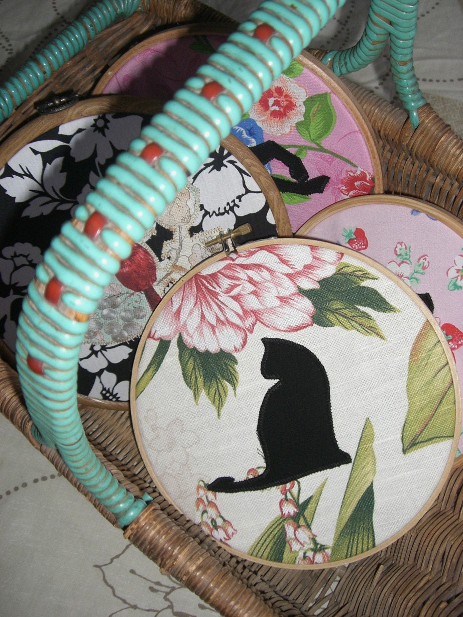 Cat Silhouette Floral Applique Wall Decor