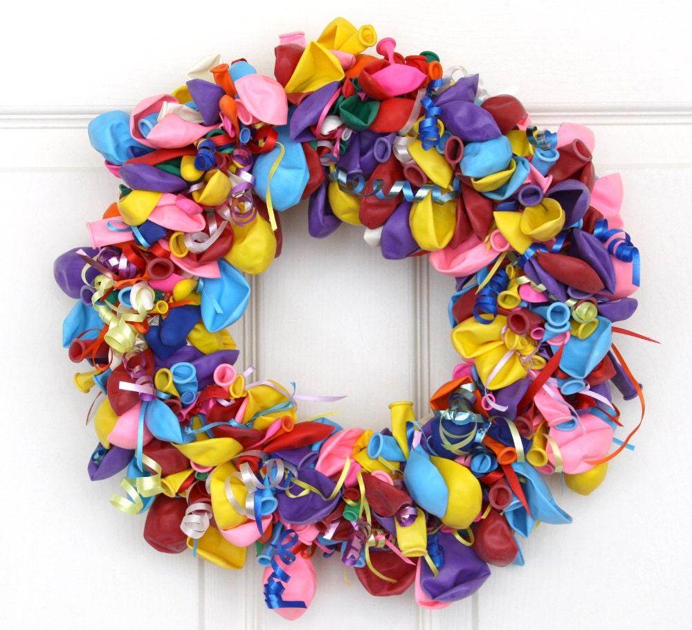 Colorful Balloon Wreath // Wreath Made of Balloon // Unique Wreath // Kids Party Favors