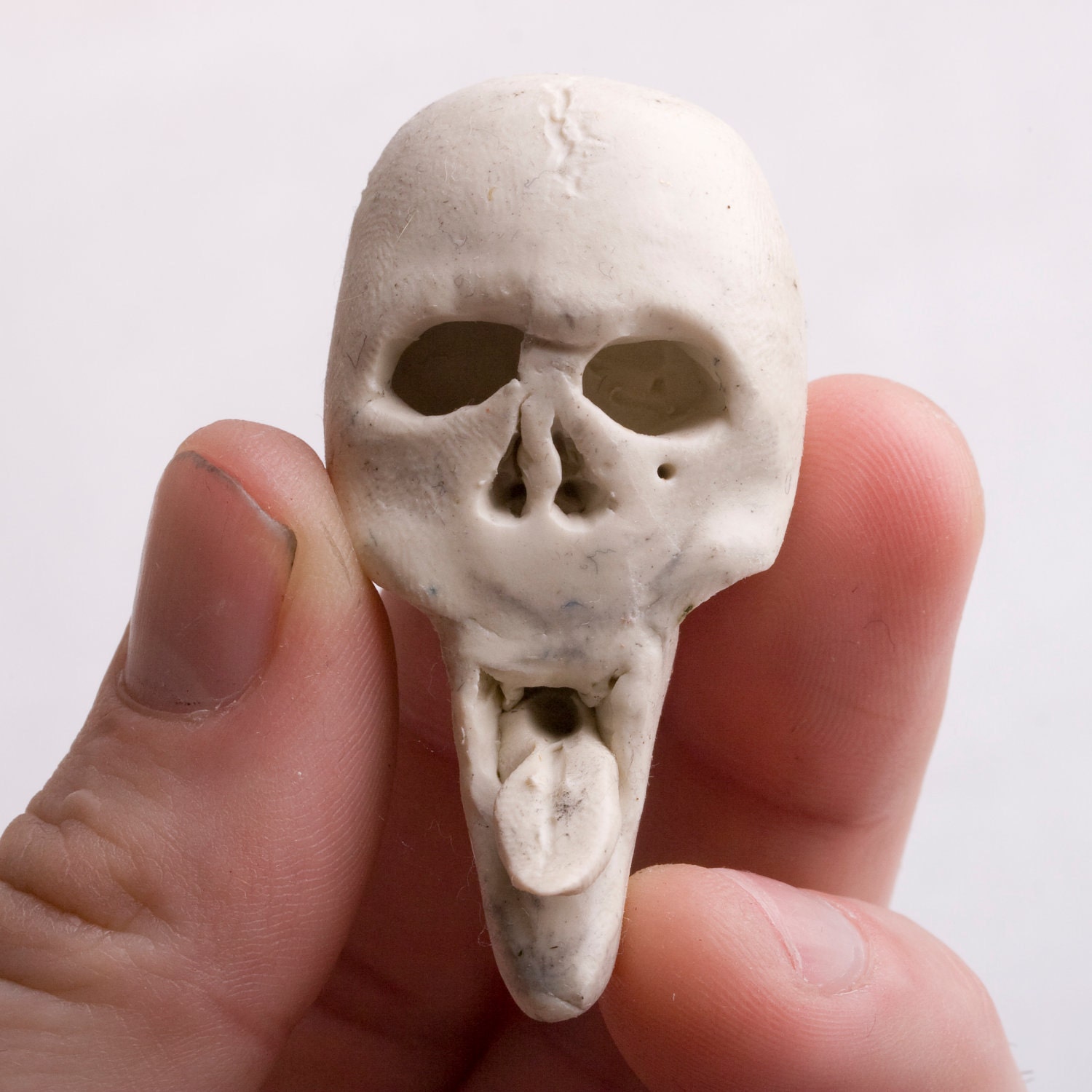 Spooky Skull sculpture for your Tiny Terrarium
