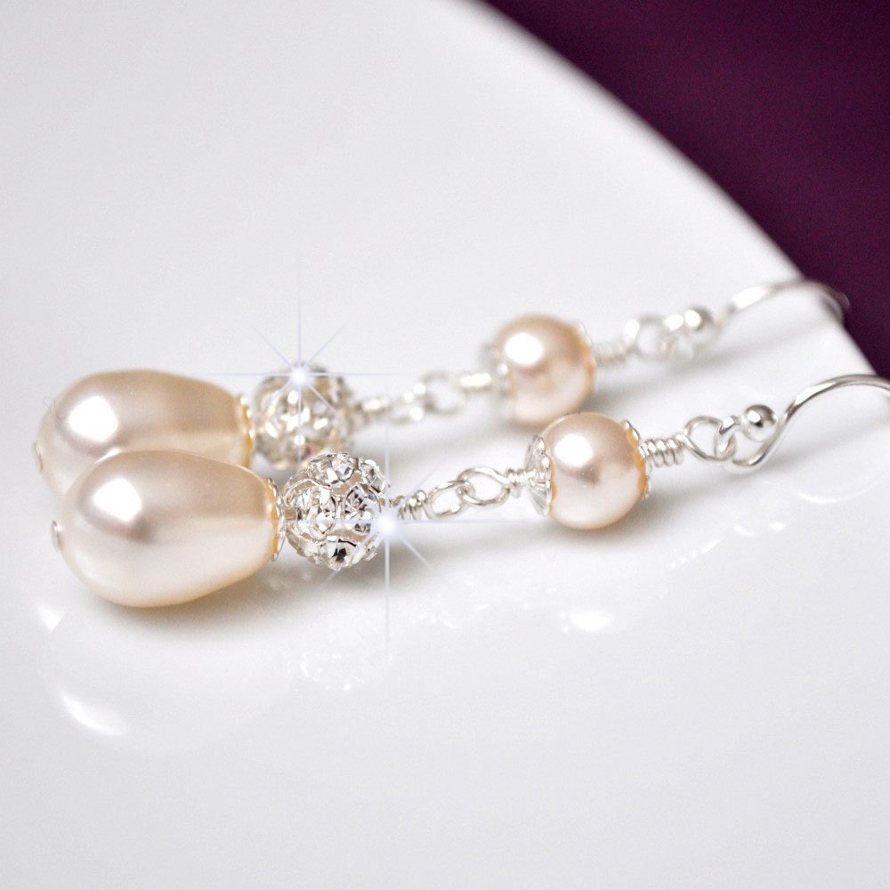 Pearl Bridal Earrings. Rhinestone Wedding Earrings. Pearl Wedding Jewelry, Swarovski Bridal Earrings