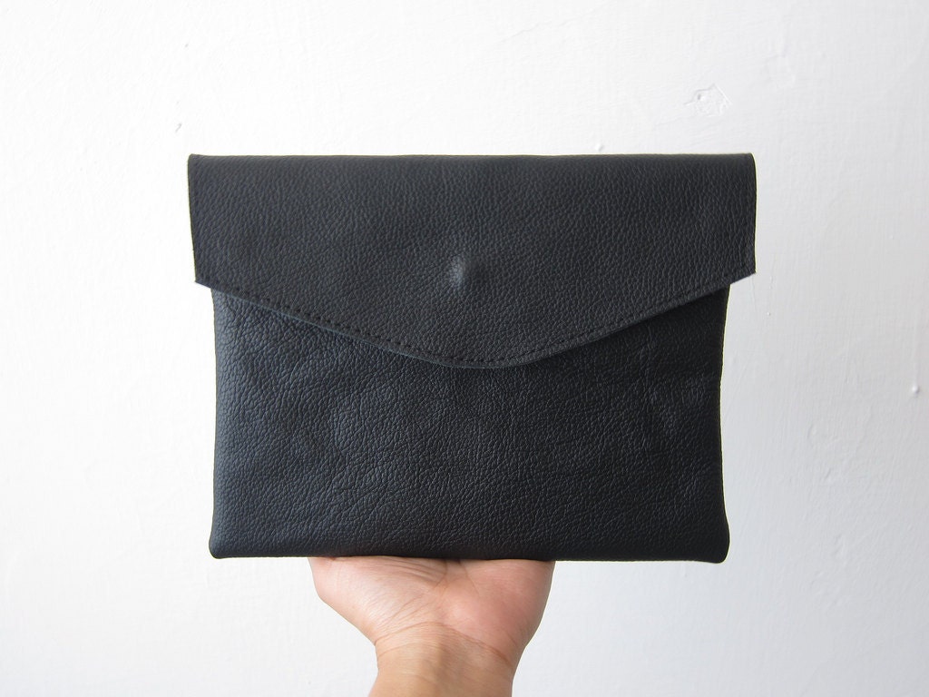 Sarah leather clutch (Handmade to order,, take 15 days to be made plus shipping ETA)