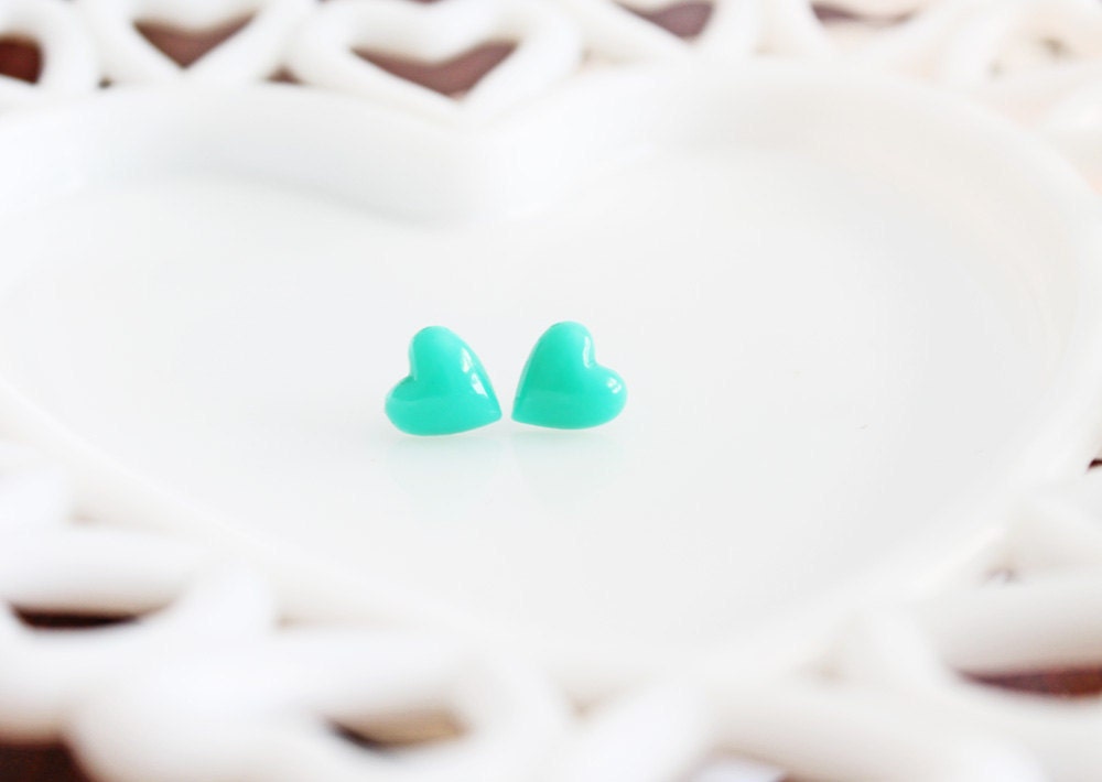 Just-Right Sized Mint Green Heart Stud Earrings