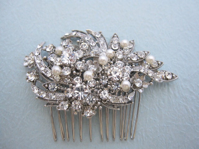 Pearl bridal comb,wedding hair comb pearl,bridal hair comb crystal and pearl,wedding comb,wedding hair accessories,bridal headpieces,crystal