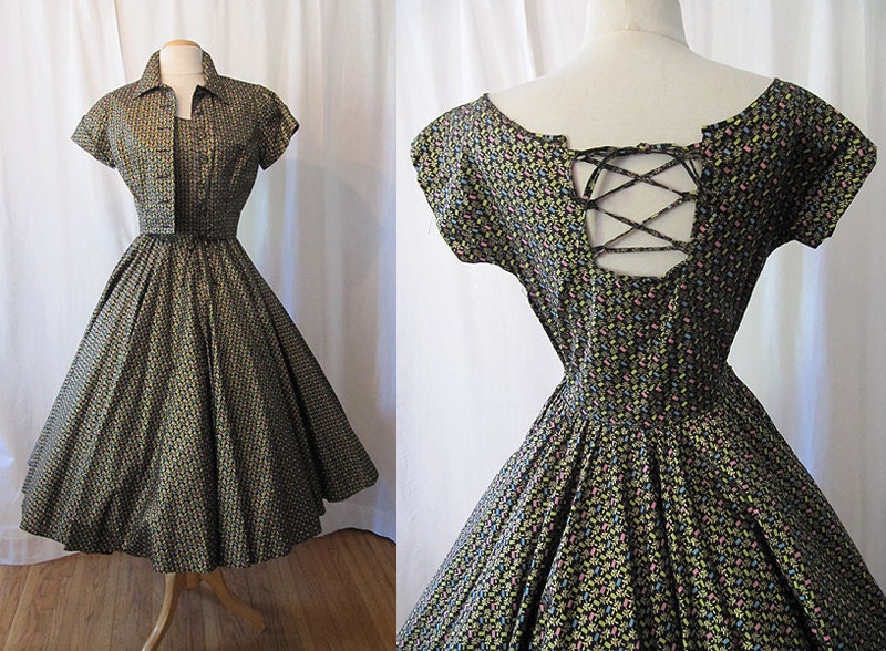 Gorgeous 1950's two piece set novelty print new look dress matching bolero jacket lace up back gold print rockabilly - size Small to Medium