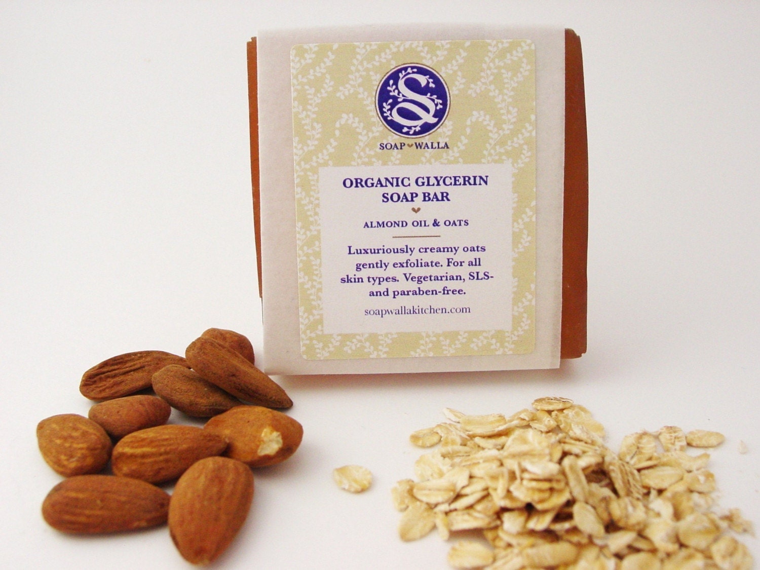 Organic Almond Oil and Oats Soap Bar
