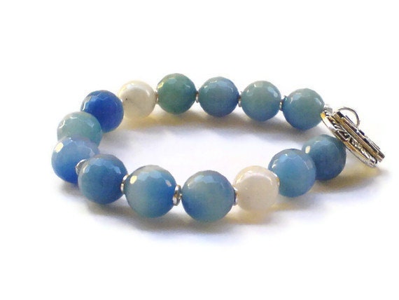 Dyed blue Jade bracelet 10 mm faceted beads
