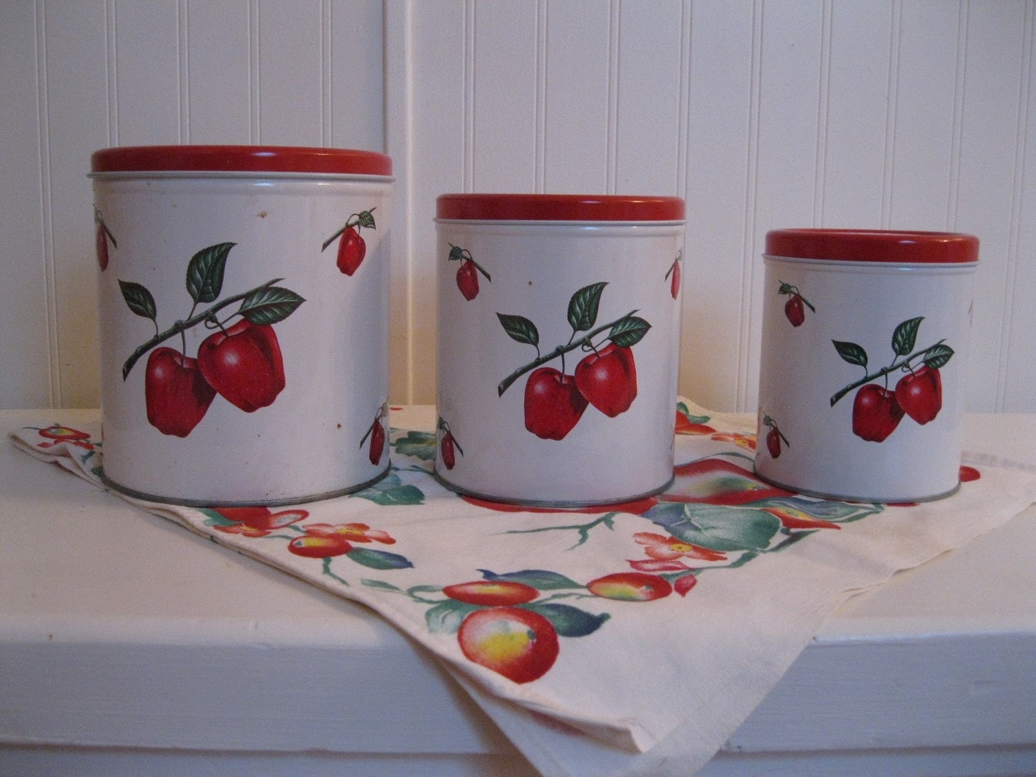 apple canisters for the kitchen set of 3 vintage apple kitchen canisters by vintagebyvaughan apple canisters for the kitchen set of 3 vintage apple kitchen canisters by vintagebyvaughan