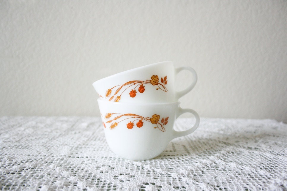 Pair of Harvest Pyrex Mugs