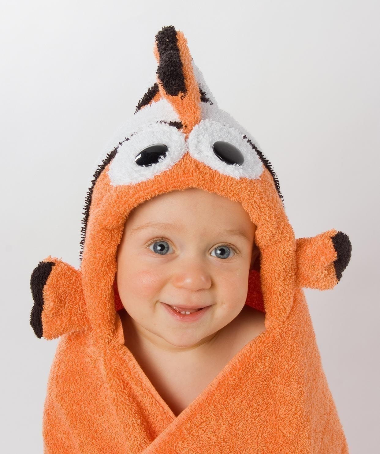 PERSONALIZED Clownfish Hooded Towel