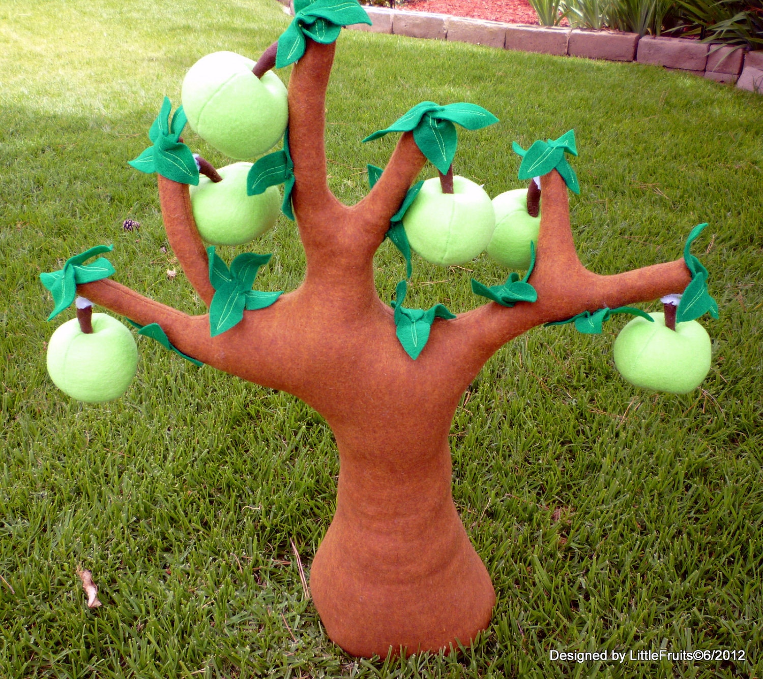 Big Felt Apple Tree with 6 removable green Felt Apples, Handcrafted Educational Toy, Nursery- or Room Decor