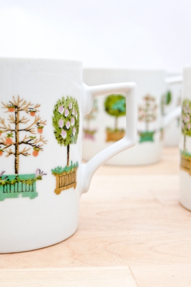 Vintage Set of 9 Topiary Espalier Mugs