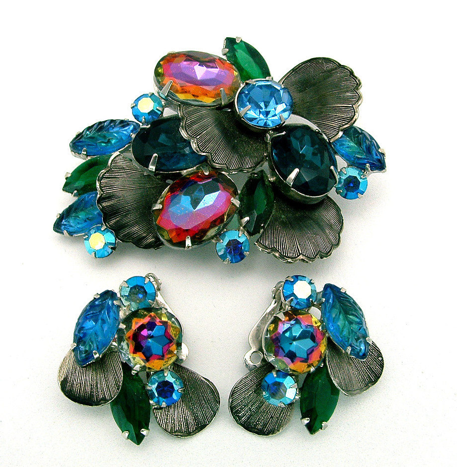 Vintage Juliana Watermelon  Brooch Earrings Set With Scalloped Leaves & Carved Navettes
