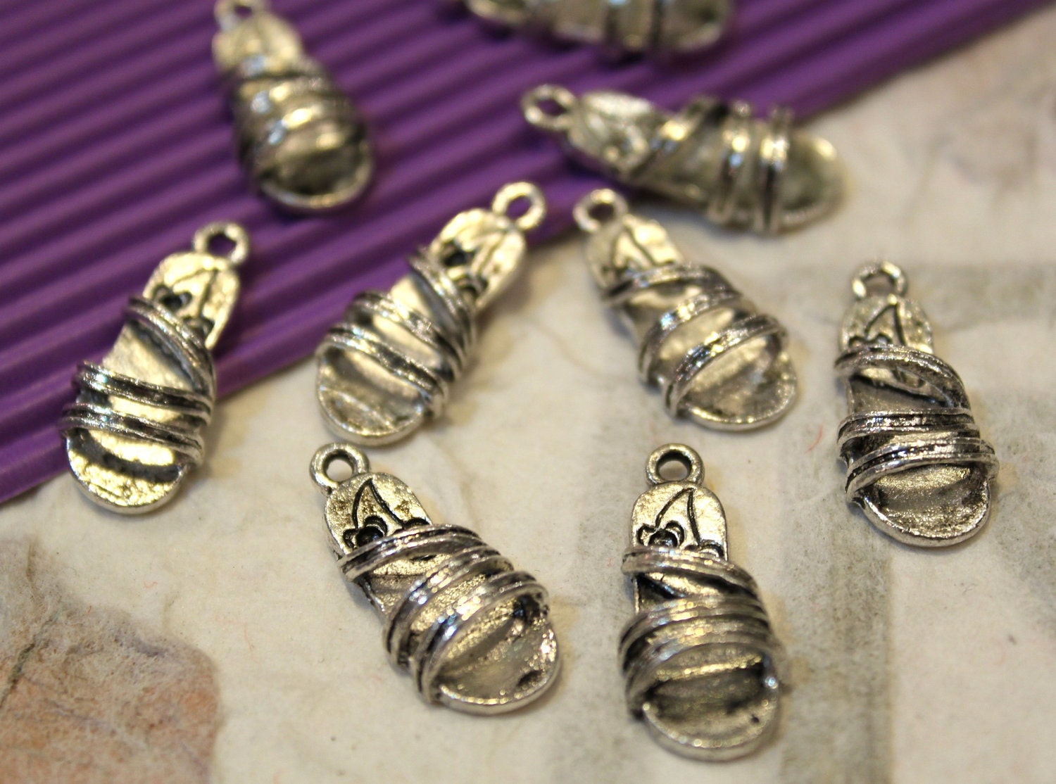 8 pcs - Antique Silver - Sandals Charm Pendant Beads - 10mm x24mm