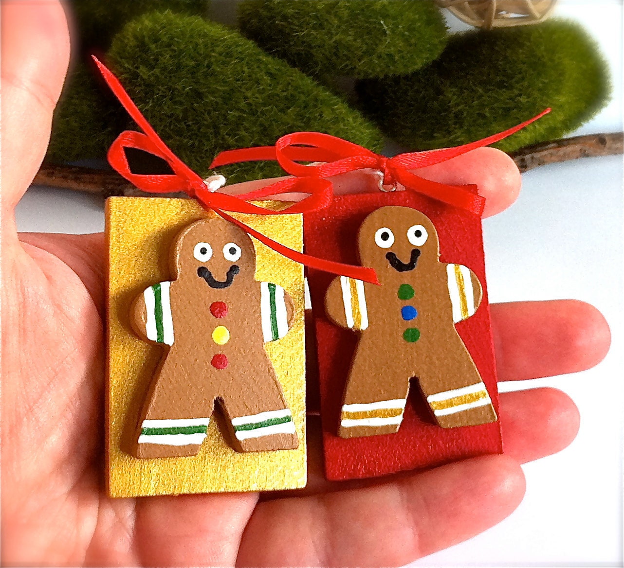 Ornaments Gingerbread Man Wooden Christmas Tree Ornaments Set of 2 Gold and Red Whimsical Holiday Decoration Home Decor Cute Wood