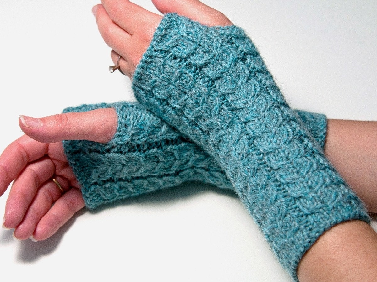 Fingerless gloves / handwarmers