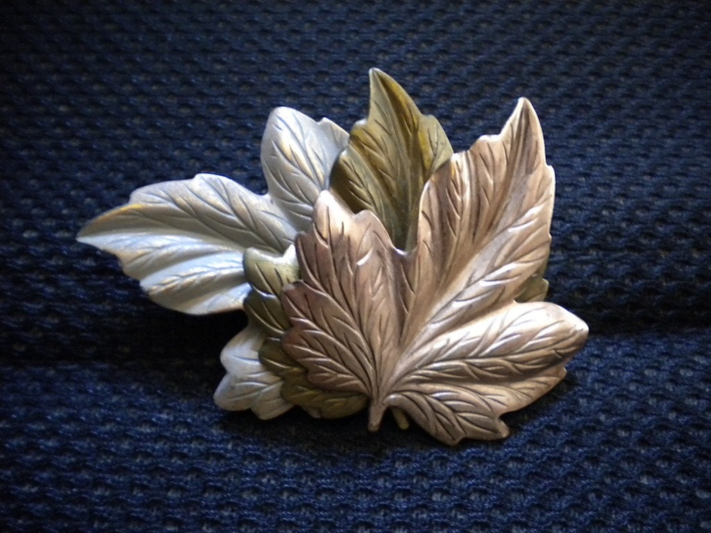 Vintage Triple Maple Leaf 3 Tone Pin Brooch