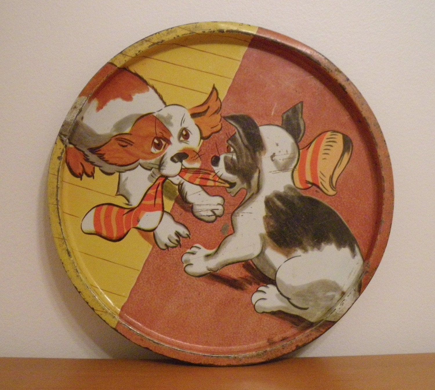 Vi n t a g e Round Metal Tray with Dogs Playing