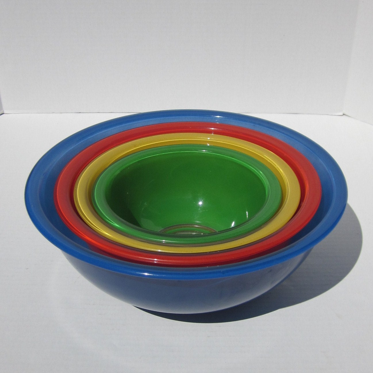 Nested Mixing Bowls set of 4 Pyrex / Corning by SwearToMod