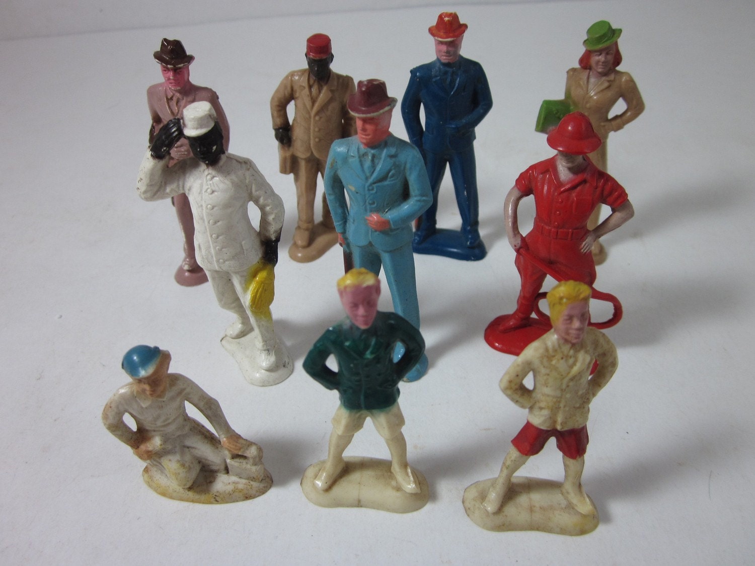 plastic play figures