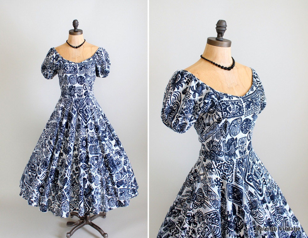 Vintage 1950s Dress : 40s 50s Full Skirt Tiki Dress