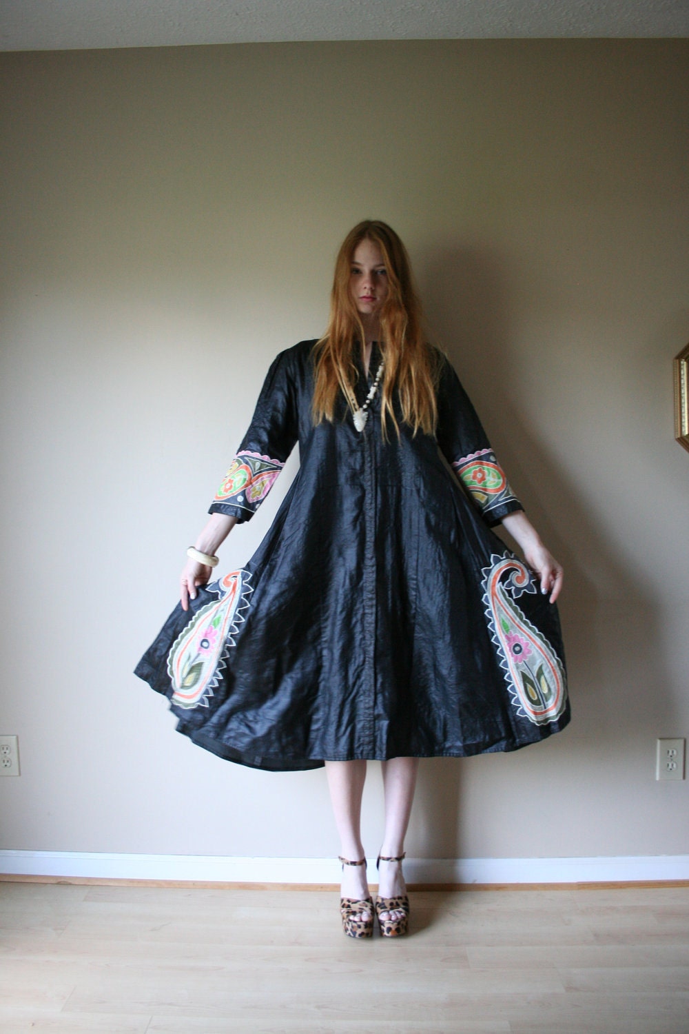 60s 70s Maxi Dress Caftan with Gorgeous Embroidery and High Side Slits Mu Mu Kaftan Size Small-Medium-Large sm med md lg (0-2-4-6-8)