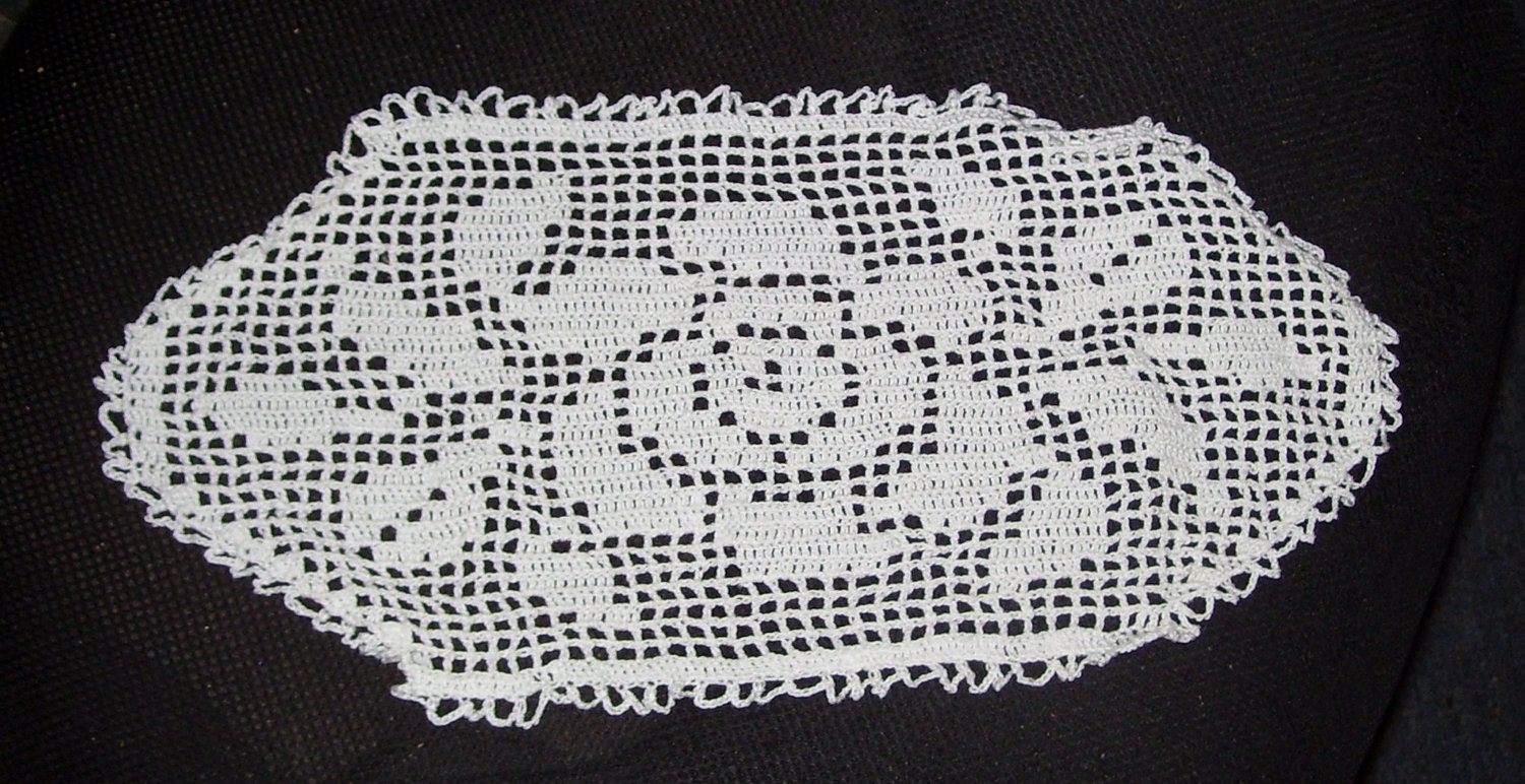 English Rose Filet Crochet Doily