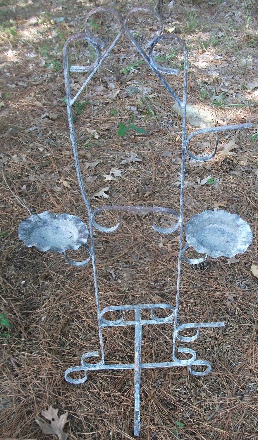 Cool Worn White Painted Antique Decorative Artistic Metal Garden Plant Pot Shelf Rack ( 20% OFF)