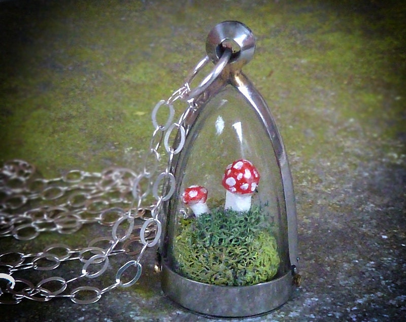 Terrarium Moss Pendant and Sterling Silver Necklace - The Enchanted Faerie Mushroom Trap