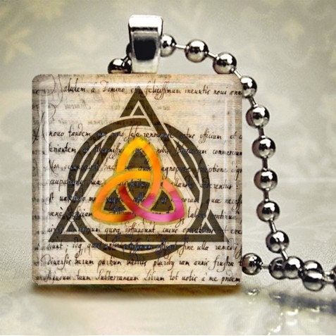 Triquetra - Glass Tile Pendant (TSA1)