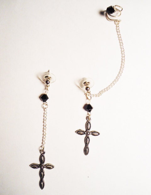 Cross earring with an ear cuff