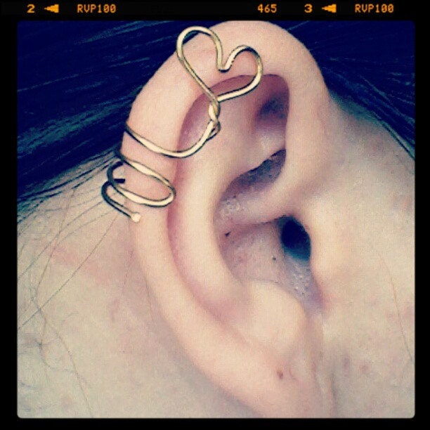 Golden Heart ear cuff