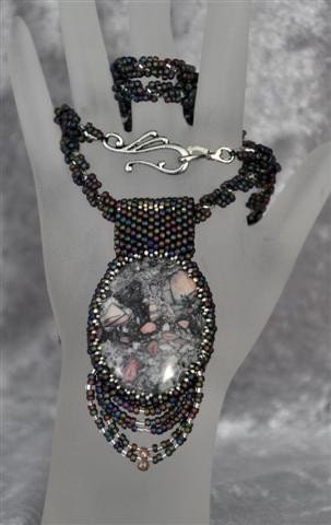 Classic Vintage Styled Hand Beaded Porcelain Jasper Pendant Necklace Jewelry
