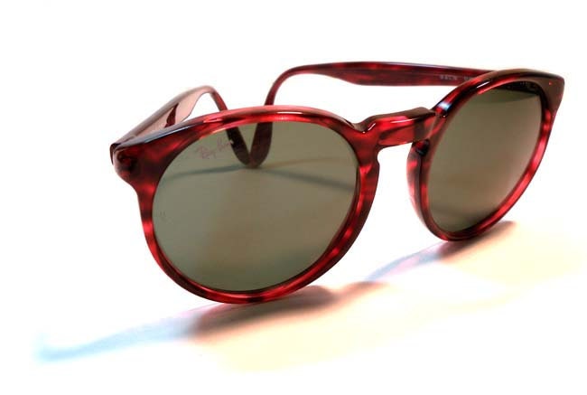 Classic Vintage Ray-Ban Cranberry Tortoise Shell Round Eye Sunglasses with Case