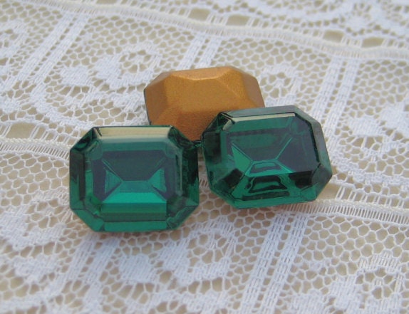 12x10 mm Swarovski Crystal Vintage Rhinestones Emerald Green Octagon Qty 2