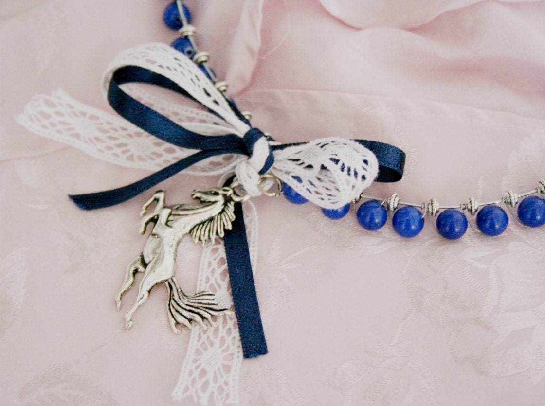 ON SALE Running Up That Hill blue horse necklace choker. Gargantilla azul marino con caballo