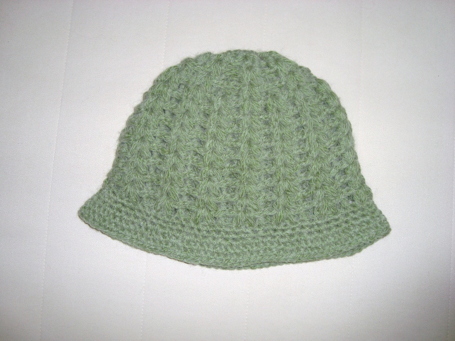 Hand Crocheted Hat Womens Hat - The Flapper Hat in Pistachio Green