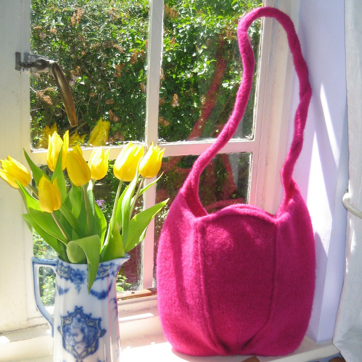 Tulip - knitted felted bag pattern