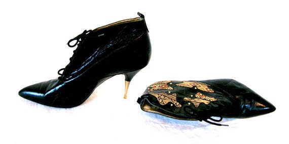 totally 80s Black Leather Gold Metal Stiletto Spike Heels Pointy Pointed Toes desperately seeking hot hot hot ankle boots