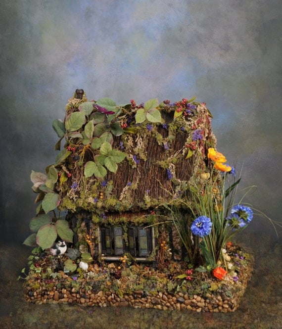 Fairy Dollhouse Oen's Refuge Magical Fairy Tale Fantasy Dollhouse Sculpture