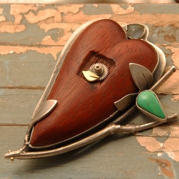 Heart on a Limb, brooch/pendant, bloodwood, sterling 14kt, gems