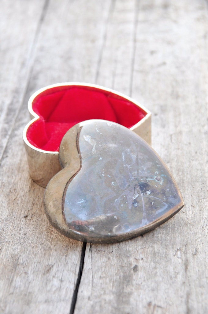Vintage Japanese Golden Trinket Heart Box with Red Lining