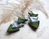 Felt Fiber Dangle Geometric Earrings, Hypoallergenic Silver Hook with 3 Triangle. Earrings in Green and Grey